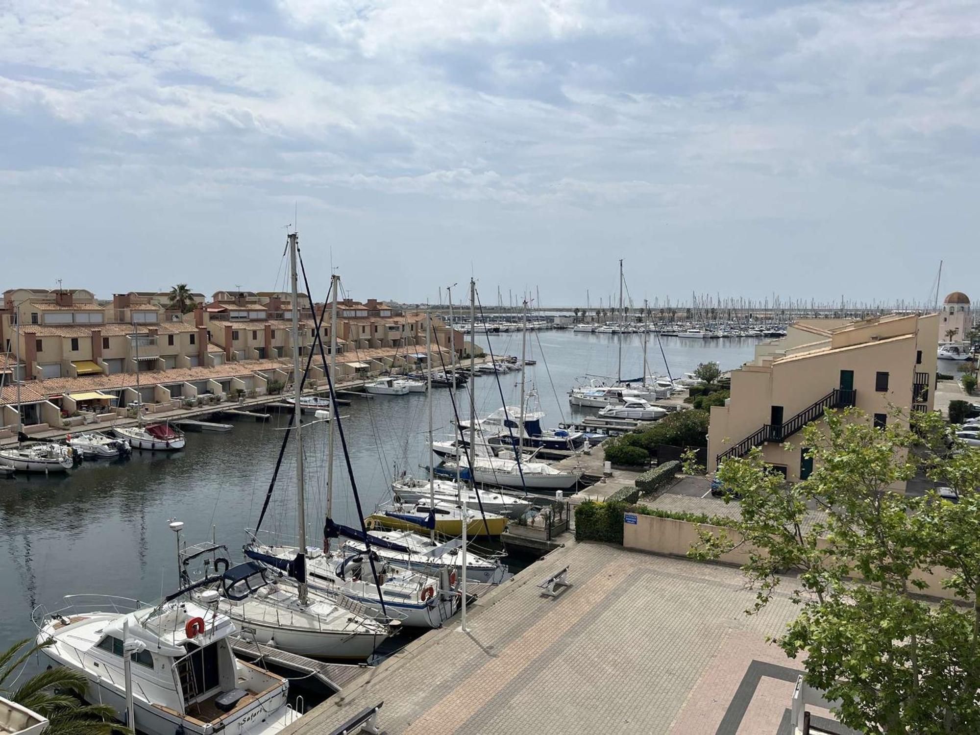 Appartement Renove 2 Chambres Avec Piscine Et Parking, A 6 Couchages Pres De La Plage - Fr-1-229-103 Gruissan Bagian luar foto